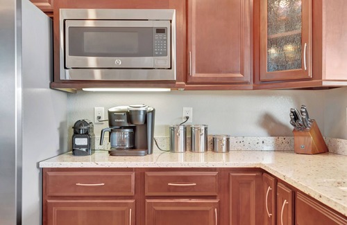 Paso Robles House | Unwind at PASO PANORAMA: Pool, Hot Tub & Ocean Views