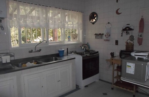 Fazenda Inglesa Cottage | Family-Friendly PASSAREDO Country House with Pool & Pet Perks