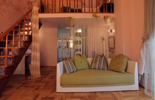 Wujie Bed & Breakfast | Pass Happiness On