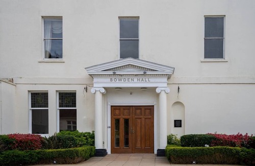 Upton St. Leonards House | Discover Little Noo: Family-Friendly Cottage with Garden