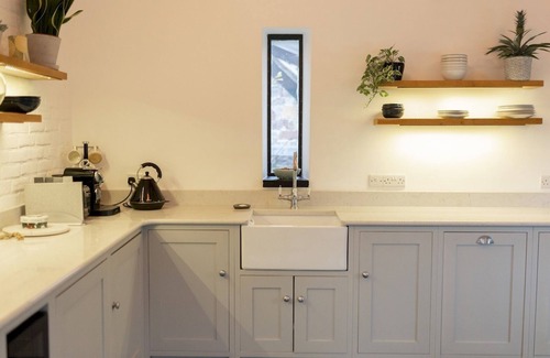 Pentrefelin House | Character Country Cottage with Castle Views and Great Amenities
