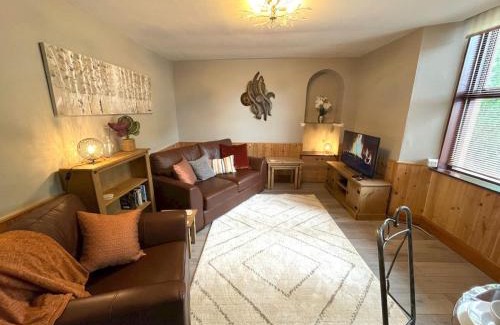 Dumfries Apartment | Discover Pass the Keys Apartment in Prime Central Location