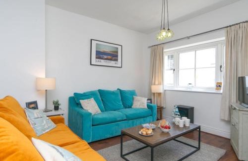 Rhosneigr House | Beachside Breeze Cottage: Family-Friendly 2-Bed Retreat