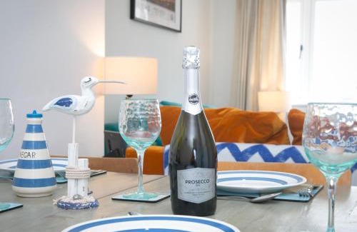 Rhosneigr House | Beachside Breeze Cottage: Family-Friendly 2-Bed Retreat