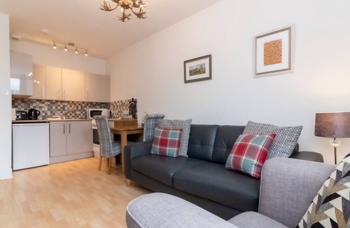 Old Town Apartment | Discover the Bright Flat in Old Town with Family-Friendly Amenities