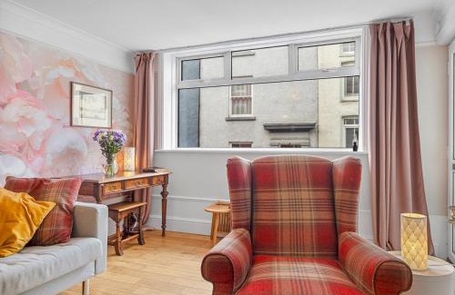 Newland Near Ulverston Apartment | Pass the Keys Bright Town-Centre Flat with Outdoor Area