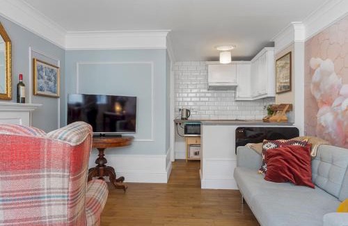 Newland Near Ulverston Apartment | Pass the Keys Bright Town-Centre Flat with Outdoor Area