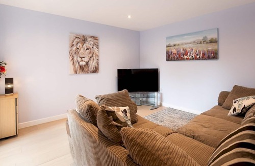 Marlow House | Elegant Central Marlow Townhouse with Private Parking