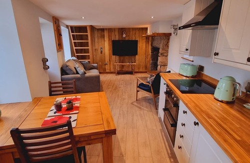 Bridford House | Guest Rated 10/10 | Enchanting 19th Century Country Cottage