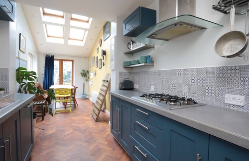 Oxford House | Explore Central Oxford at Pass the Keys Victorian Townhouse