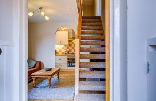 Chelmsford House | Idyllic Getaway: Pass the Keys Cosy Home in Chelmsford