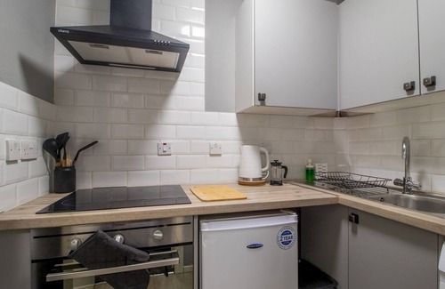 Glasgow Westend Apartment | Pass the Keys | Cosy in Fabulous West End