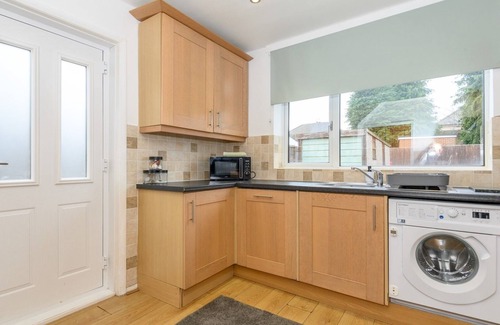 Chapeltown House | Pass the Keys | Divine Spring Escape - Spacious Home-Roundhay Park