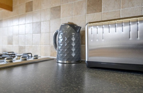 Chapeltown House | Pass the Keys | Divine Spring Escape - Spacious Home-Roundhay Park