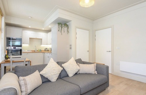 Leeds Apartment | Pass the Keys | Family Haven in heart of Leeds!