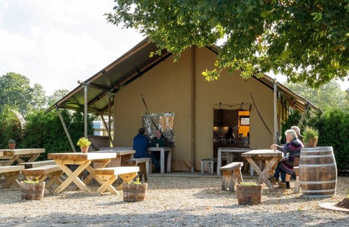Todenham House | Relax at Cotswolds Farmhouse: Ideal for Families & Pets