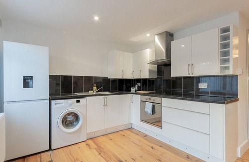Leigh-on-Sea Apartment | Pass the Keys | Cosy flat in Leigh