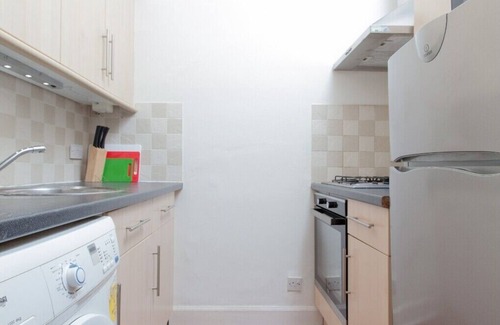 Bonnington Apartment | Cozy Homely Apartment Steps from The Botanic Gardens