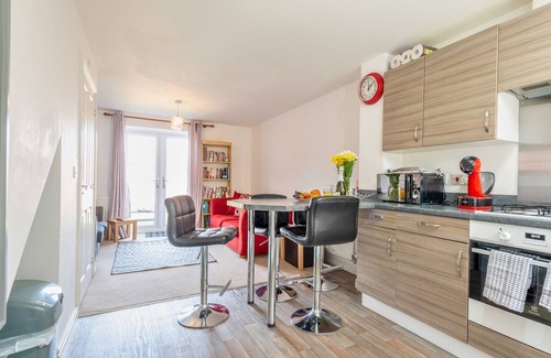 Telford House | Pass the Keys | Modern, Bright Home | Bunk Beds | Garden+Parking