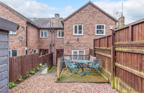 Jackfield House | Pass the Keys | Peaceful riverside gem Shropshire Ironbridge Gorge