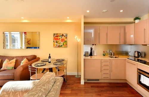 Cardiff City Centre Apartment | Conveniently Located Apartment with Family-Friendly Amenities