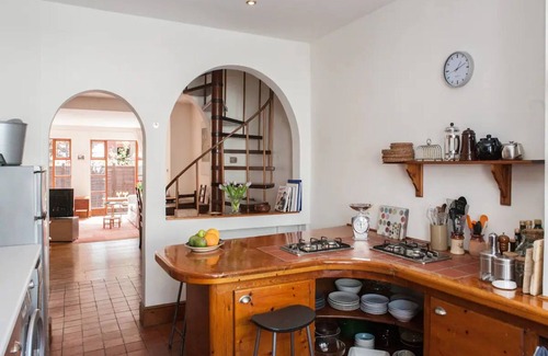 Earlsfield House | Discover Pass the Keys: Unique Home with Private Garden