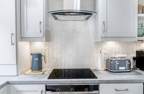 Queens Quarter House | Rathcool Terrace: Outdoor Living Near Cafes and Bars