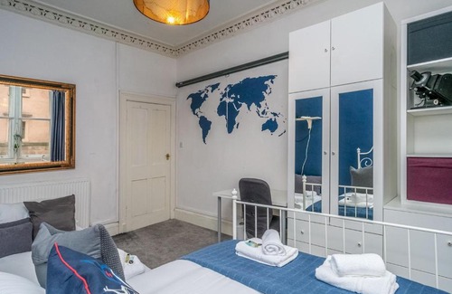 Tollcross Apartment | Modern 2-Bed Flat Steps from City Centre and Meadows