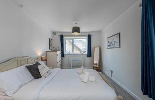 Rhosneigr Apartment | Cozy Sea View Apartment in Heart of Rhosneigr