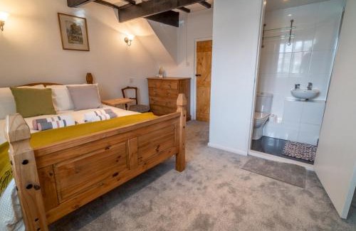 Giltbrook House | Cozy 6 Guest Cottage with Child-Friendly Amenities