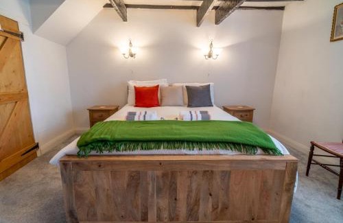 Giltbrook House | Cozy 6 Guest Cottage with Child-Friendly Amenities
