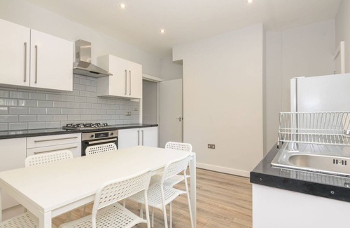 Chapeltown House | Pass the Keys | Spacious Family Central Retreat - Private Garden