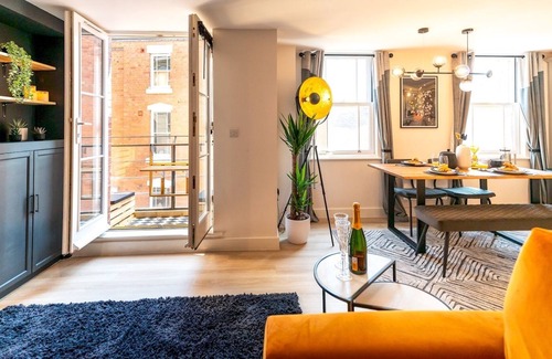 Shrewsbury Apartment | Pass the Keys | Stunning Shrewsbury centre contemporary apartment