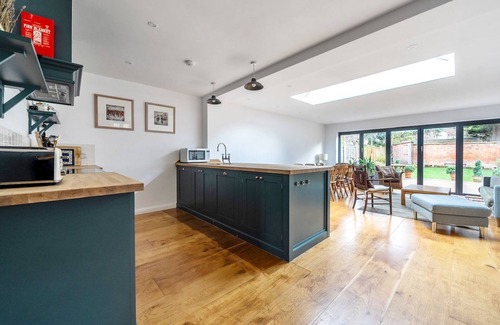 Summertown House | Pass the Keys | Stunning 3 Bed + Parking in Leafy North Oxford