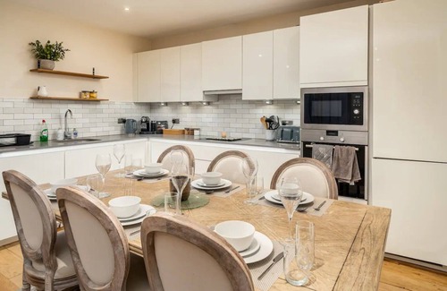 St Albans Apartment | Stylish St Albans Flat with Free Parking & Family-Friendly Amenities