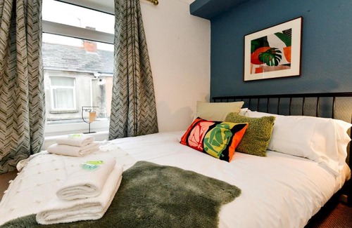 Splott House | Inviting 2-Bed Home Near City - Child Friendly Amenities