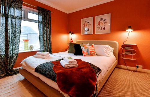 Splott House | Inviting 2-Bed Home Near City - Child Friendly Amenities