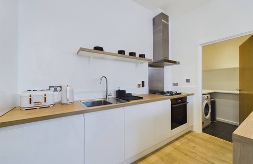 Weavers Apartment | Stylish 4-Bed, 3-Bath Haven in Trendy Shoreditch Area