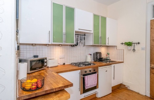 West End Apartment | Elegant 1 Bed Flat in Classic Victorian Setting
