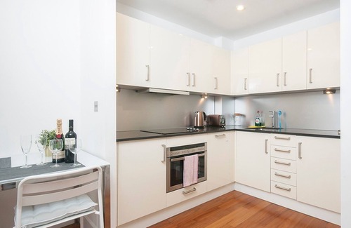 Cardiff City Centre Apartment | Discover Pass the Keys: Cardiff's Most Central Apartment