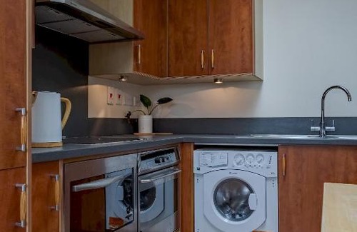 Theatreland Birmingham Apartment | Sky-High Penthouse with Central City Views for Families
