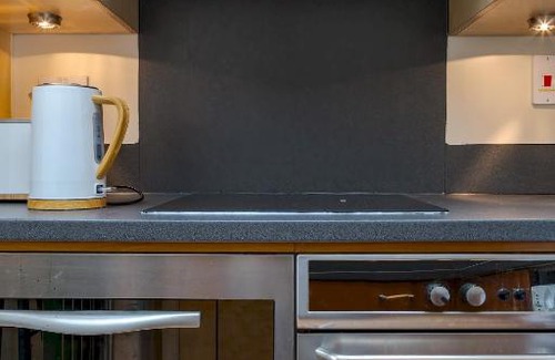 Theatreland Birmingham Apartment | Sky-High Penthouse with Central City Views for Families