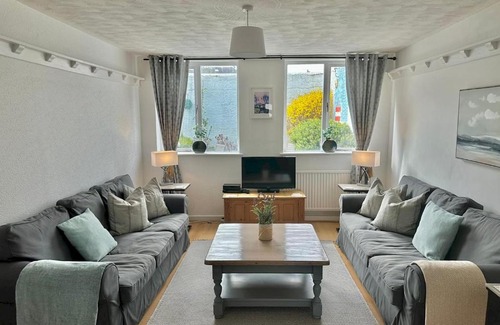 Mumbles House | Cozy Cottage Retreat in the Heart of Mumbles