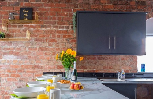 Kirk Sandall Apartment | Discover Pass the Keys: Historic Elegance Awaits You