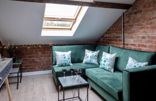 Kirk Sandall Apartment | Discover Pass the Keys: Historic Elegance Awaits You