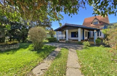 Passa Quatro House | Passa Quatro: Rustic House for Families of Up to 9 Guests