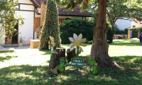 Monte Verde Ski Chalet | Discover Passarim Chalé: Pet-Friendly & Family Approved