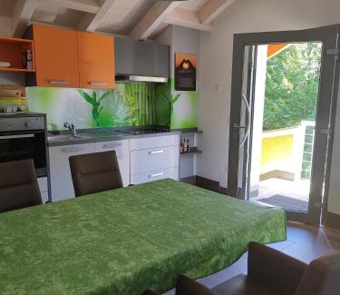 Lindau Apartment | Discover Passau "Am Sulzsteg": Poolside Oceanfront Escape