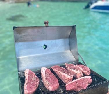 Verolme Boat Rental | Escape to Angra dos Reis: Oceanfront Adventures Await!
