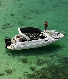 Verolme Boat Rental | Escape to Angra dos Reis: Oceanfront Adventures Await!
